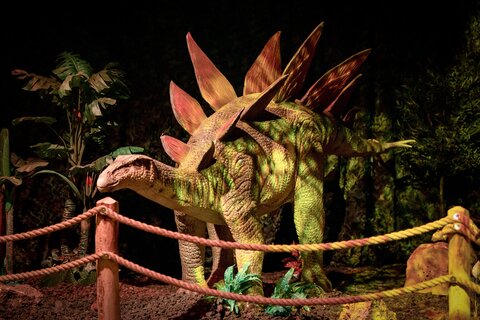 DINOS ALIVE - Reise in die Urzeit 